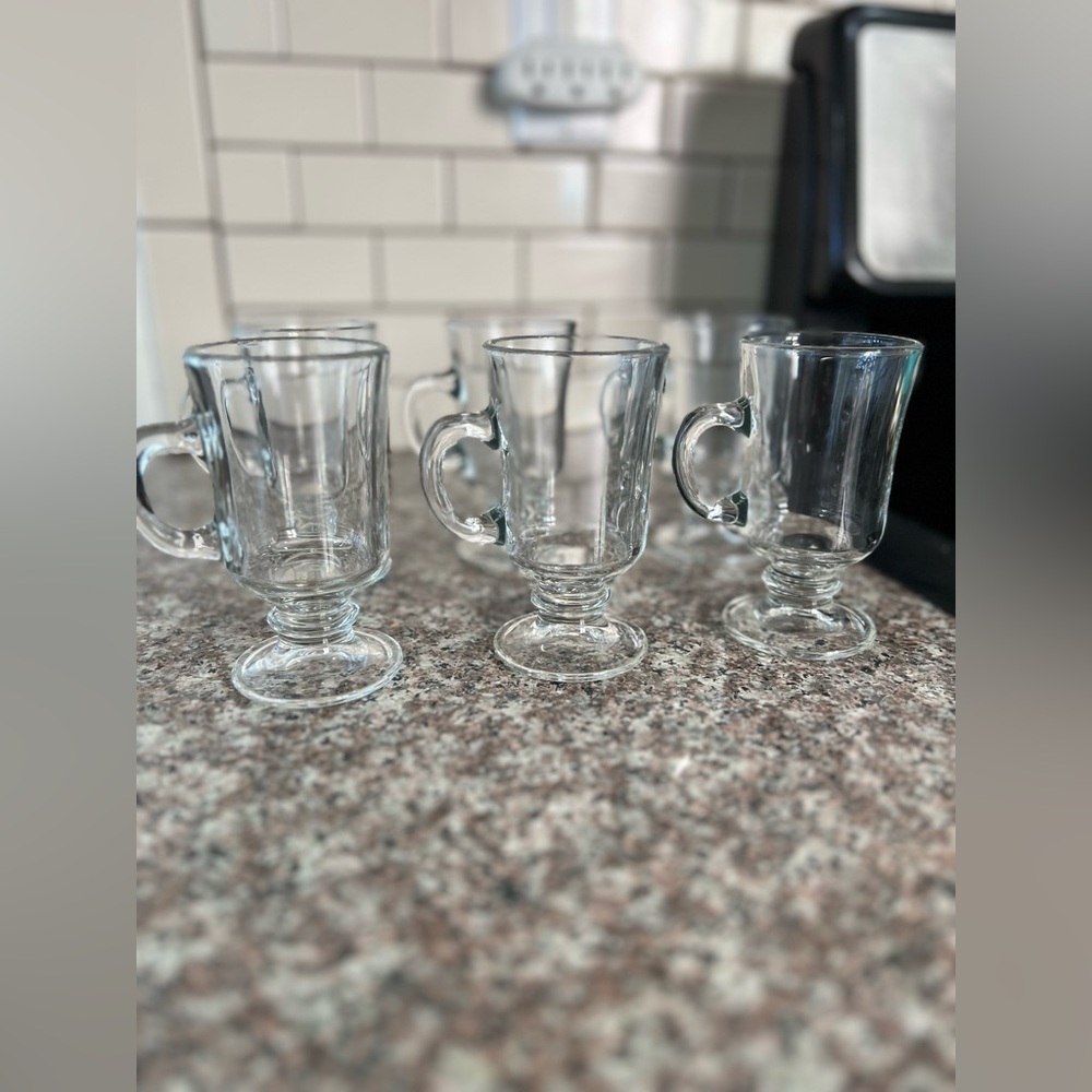 New Beautiful Glasses With Handles - Picture 1 of 3